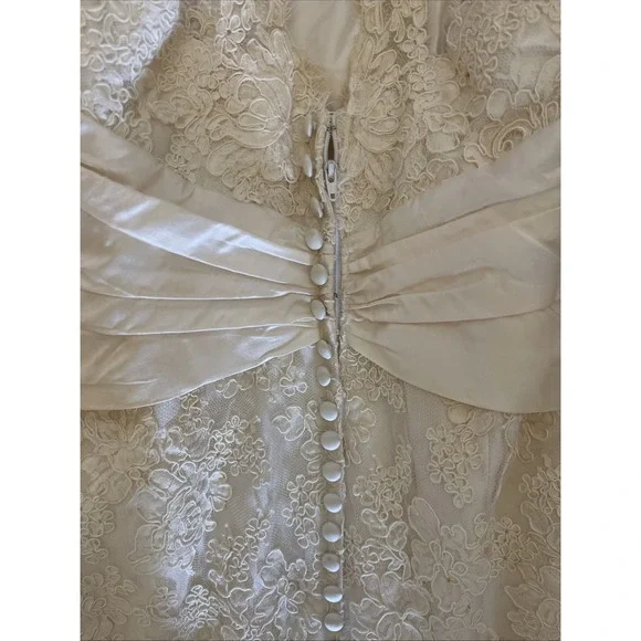 Paloma Blanca  Lace Sleeveless Wedding Dress  Small - Picture 8 of 8